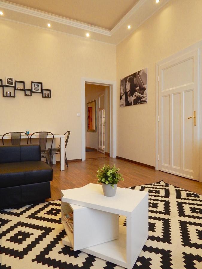 Hello Downtown Apartment - Broadway Budapeşte Dış mekan fotoğraf